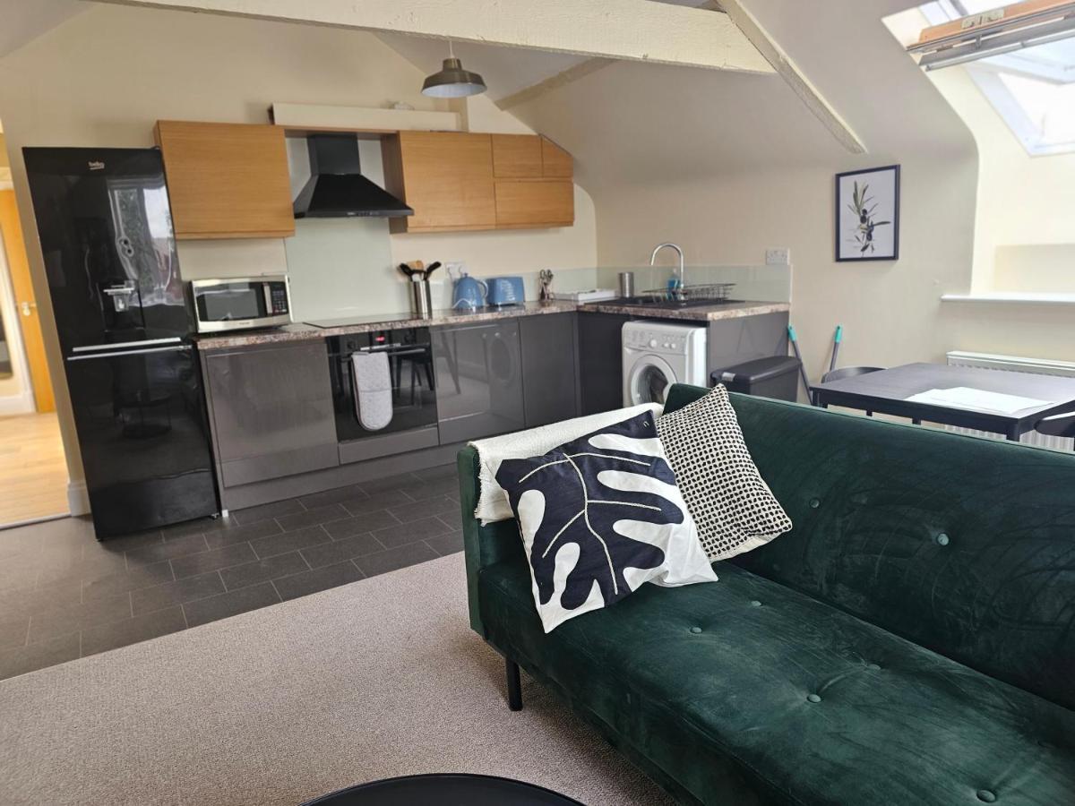 Charming 1-Bed Loft In Caerleon Apartment Newport  Exterior photo